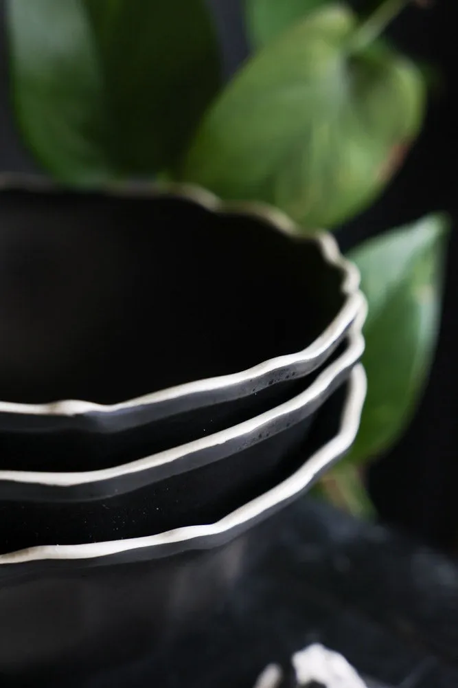 12 Piece Black Bon Appetit Dinner Set