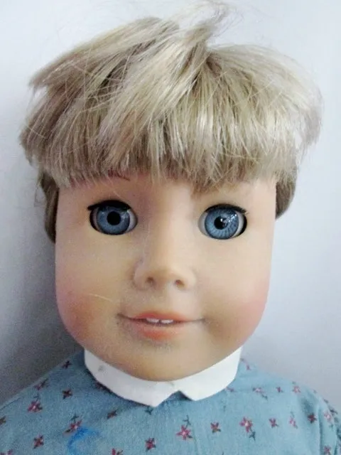 AMERICAN GIRL DOLL KIRSTEN LARSON PIONEER Retired BLONDE HAIR BLUE EYES Dress