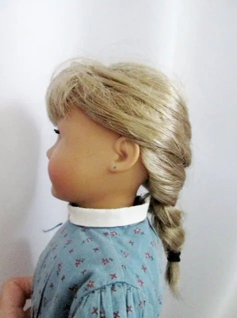 AMERICAN GIRL DOLL KIRSTEN LARSON PIONEER Retired BLONDE HAIR BLUE EYES Dress
