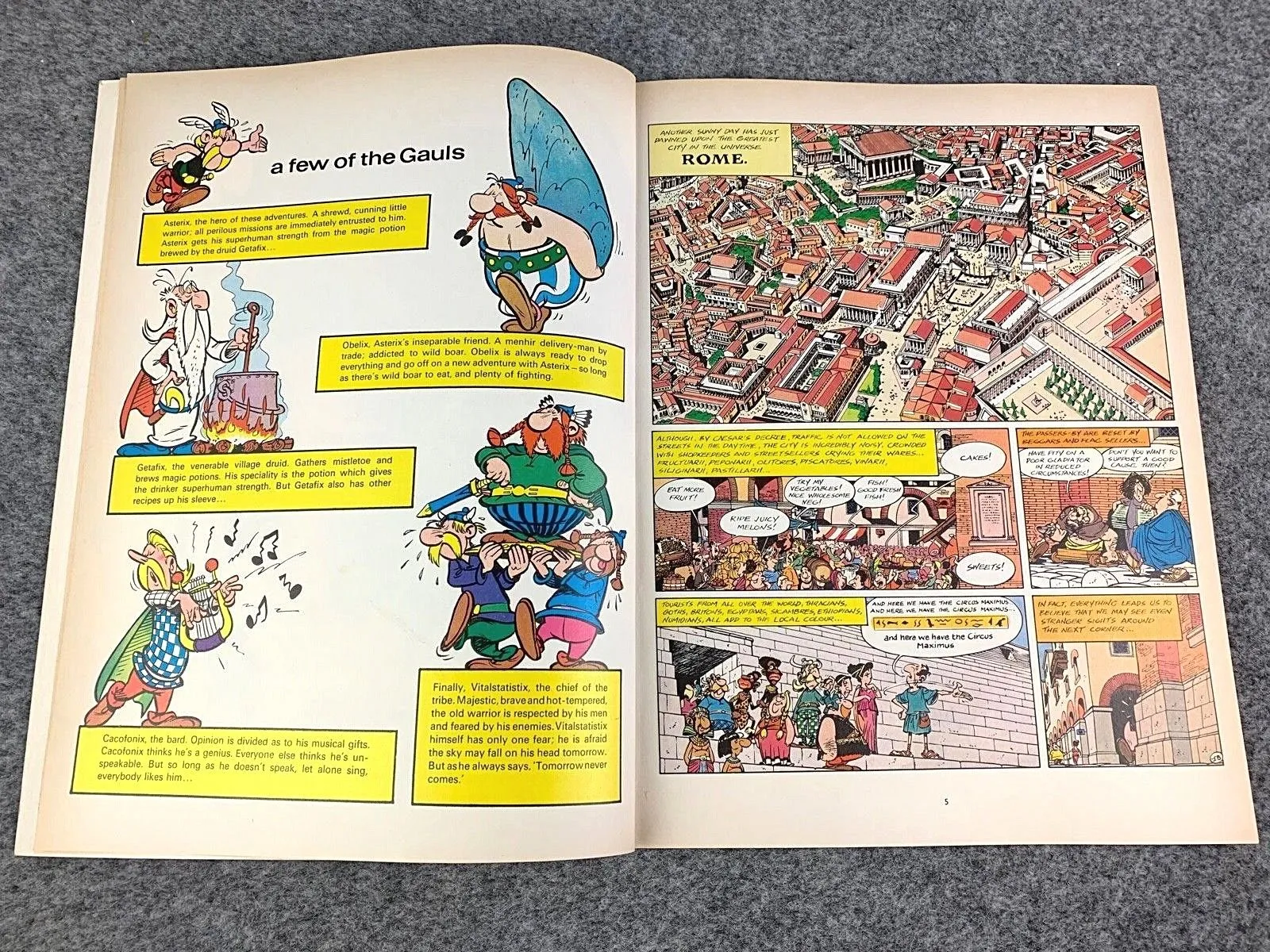 Asterix & the Laurel Wreath - 1970/80s Hodder/Dargaud UK Edition Paperback Book Uderzo