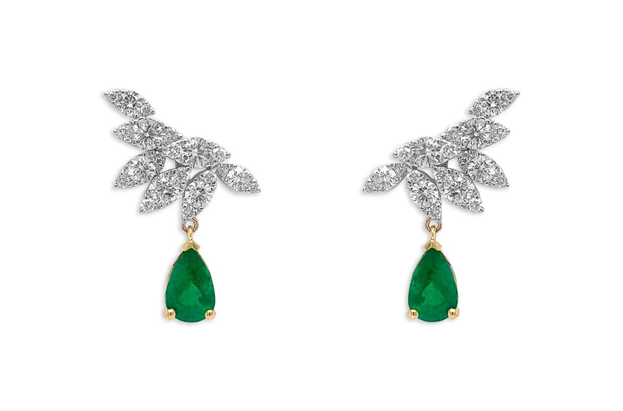 Earrings 18kt Gold Look-at-me Pear Emeralds & Diamonds