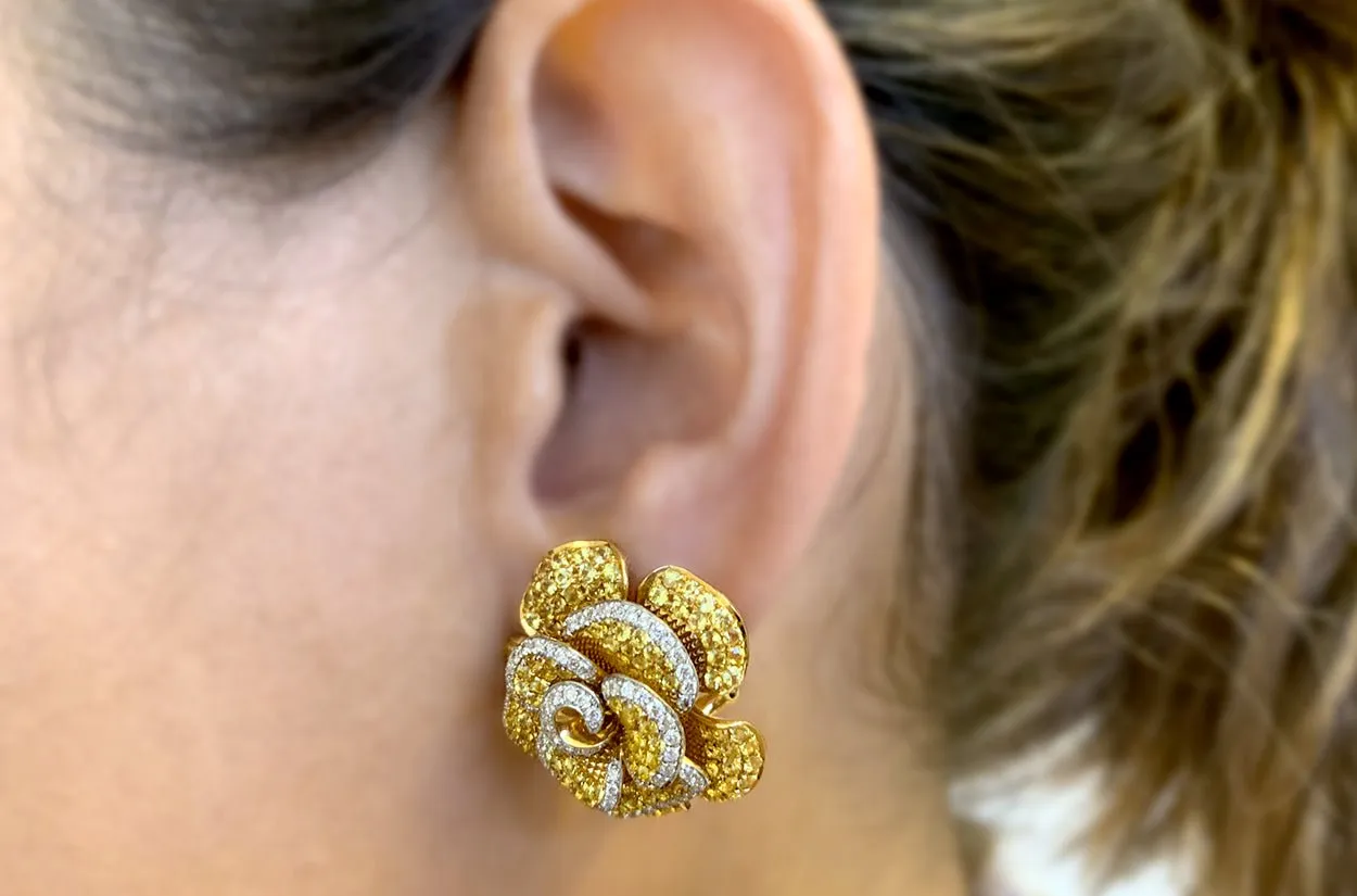 Earrings 18kt Gold Yellow Sapphire Flowers & Diamonds