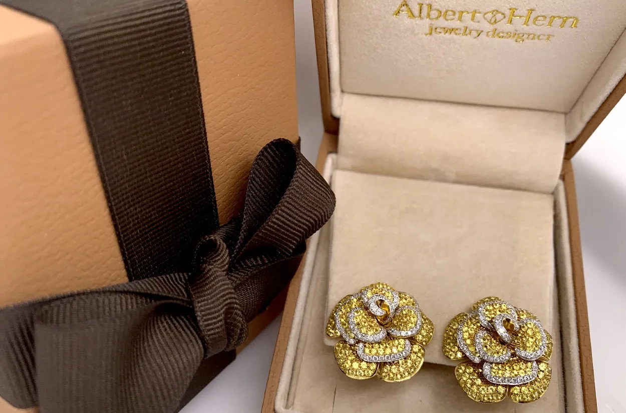 Earrings 18kt Gold Yellow Sapphire Flowers & Diamonds