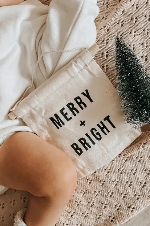 Merry   Bright Wall Hanging