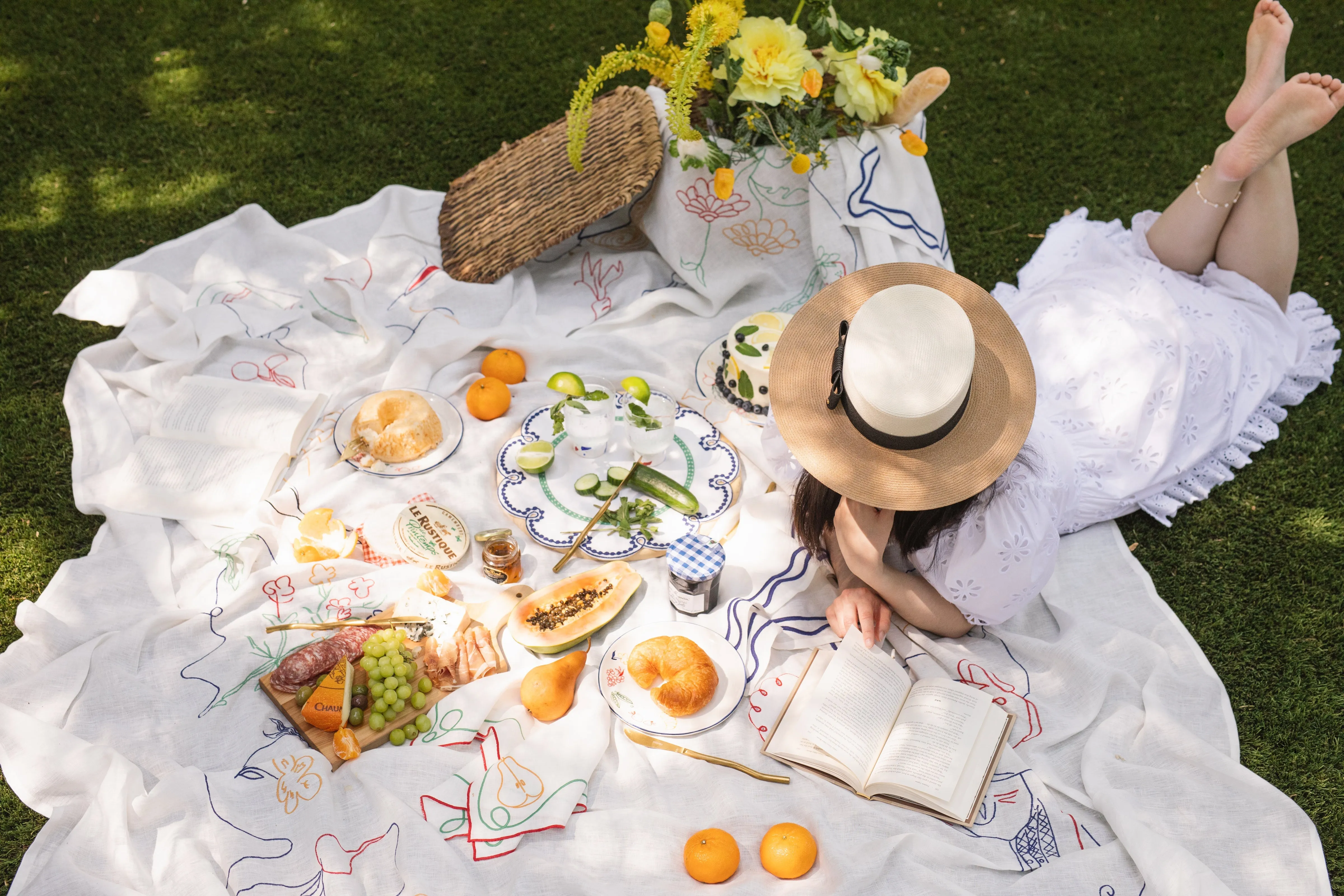 MISETTE Fete Linen Embroidered Tablecloth