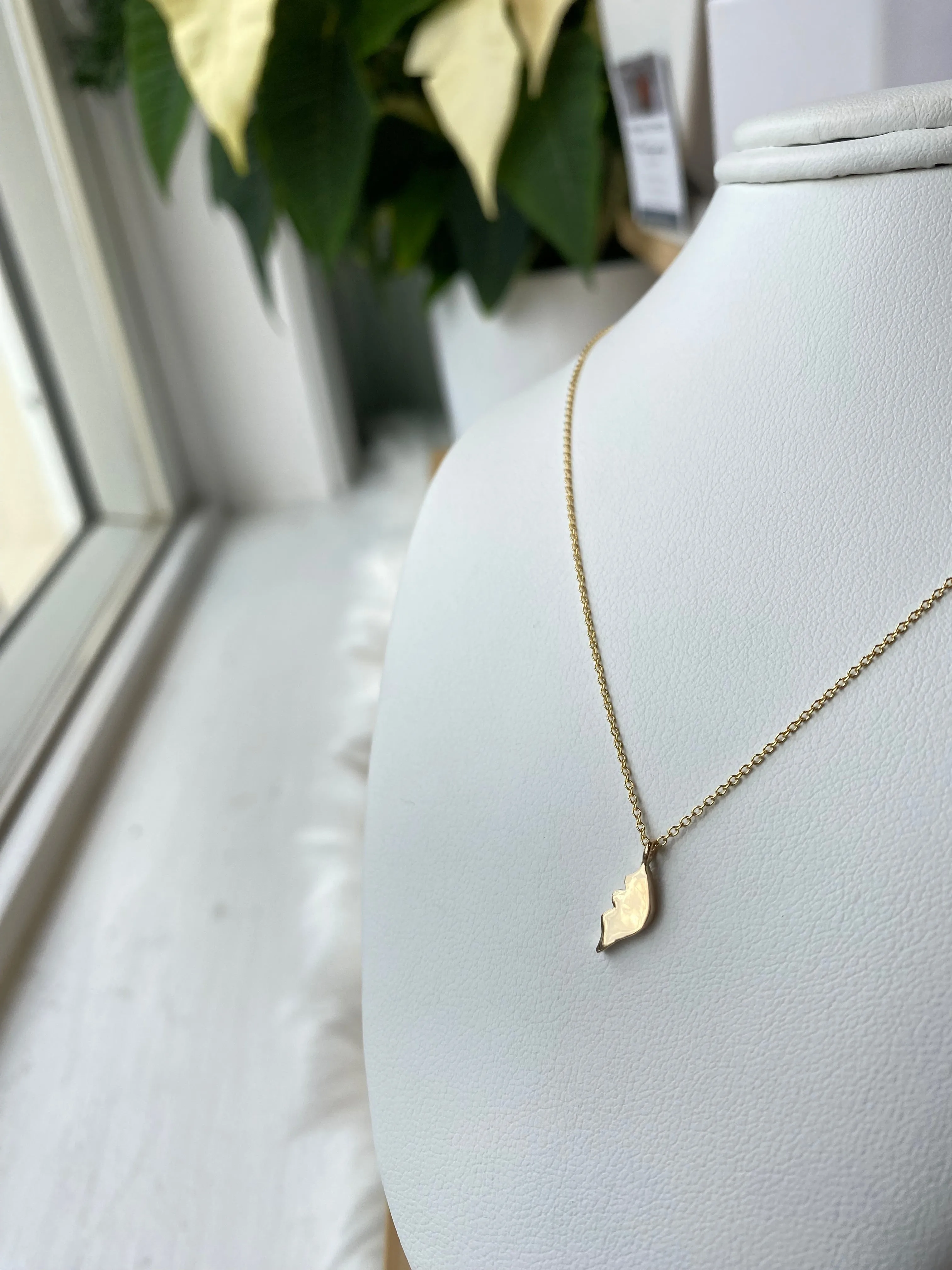 Single Mini Wing Pendant